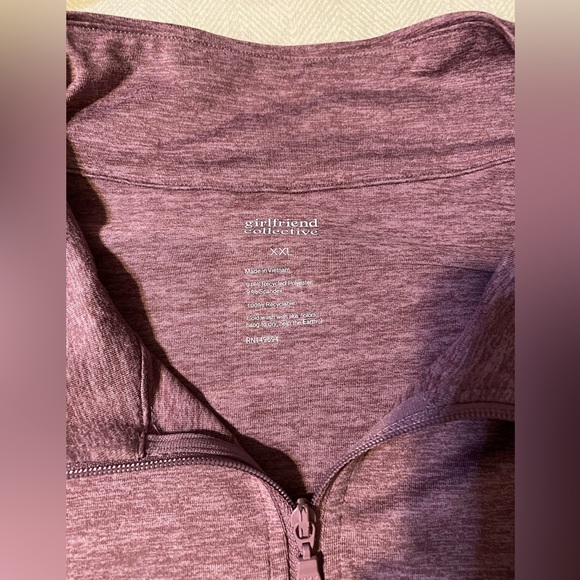 Girlfriend Collective Half zip sweatshirt brand new in color plum - Picture 3 of 3